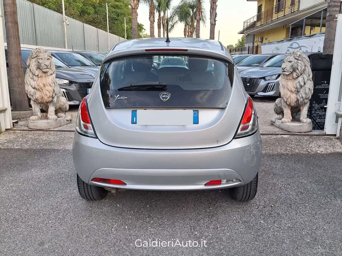 Lancia Ypsilon usata a Salerno (10)