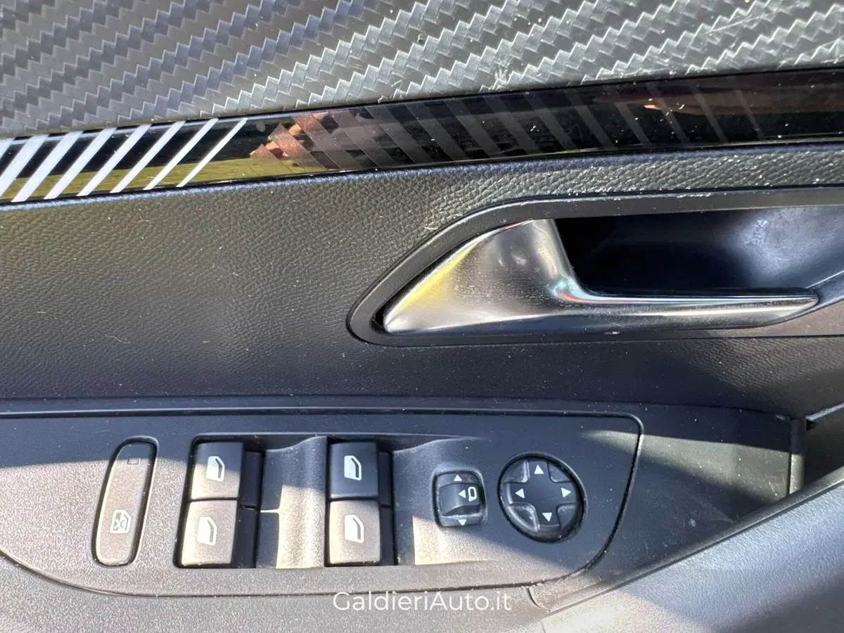 Peugeot 2008 usata a Salerno (18)