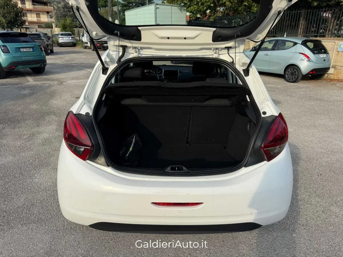 Peugeot 208 usata a Salerno (12)