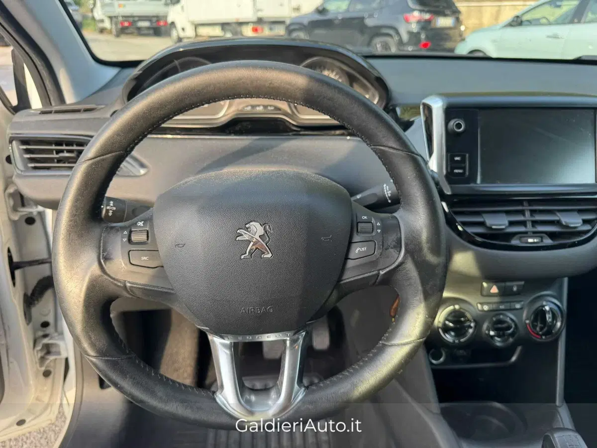 Peugeot 208 usata a Salerno (16)