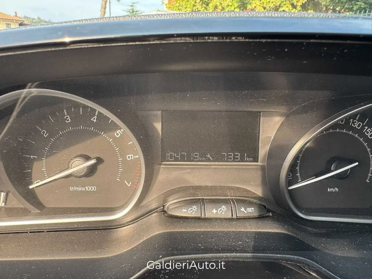 Peugeot 208 usata a Salerno (19)