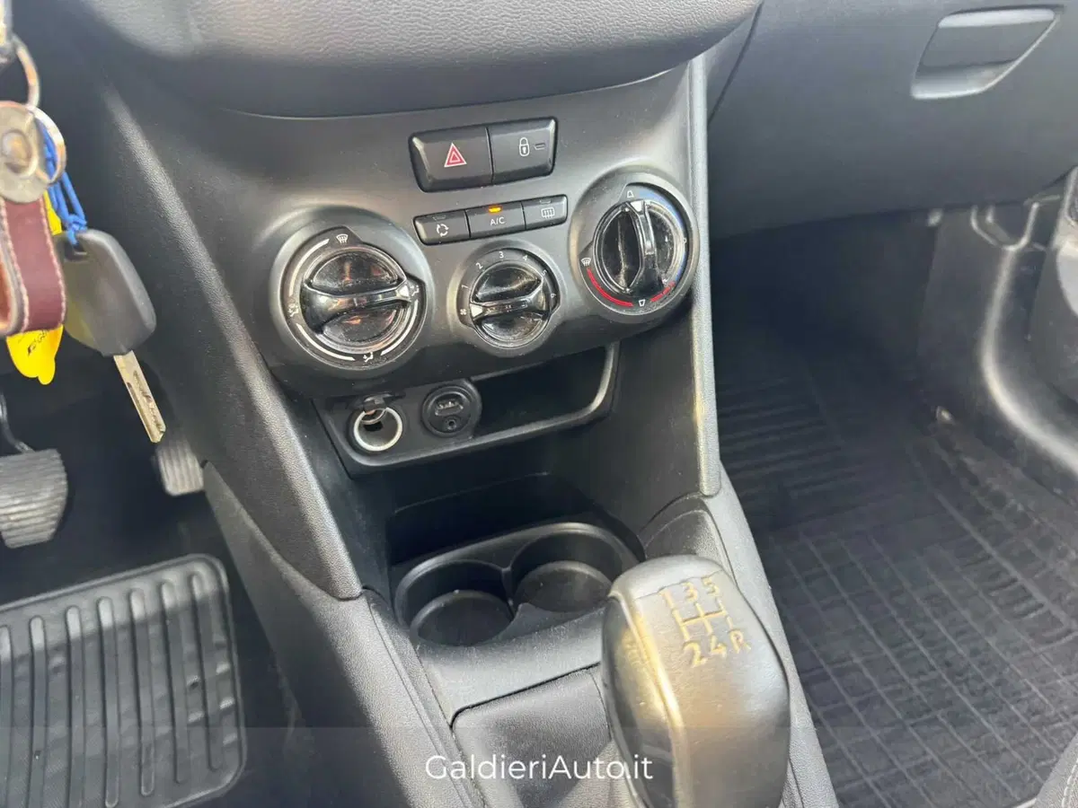Peugeot 208 usata a Salerno (20)