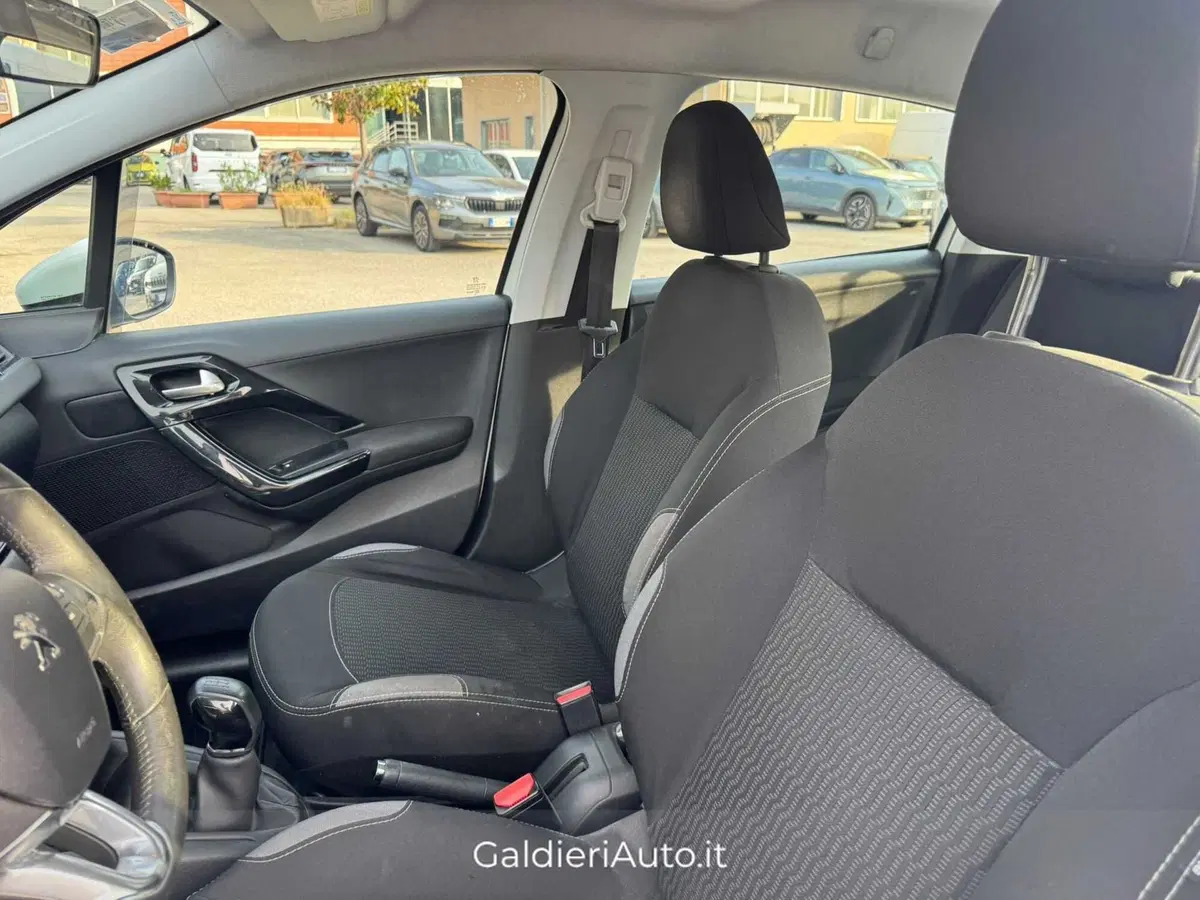 Peugeot 208 usata a Salerno (6)