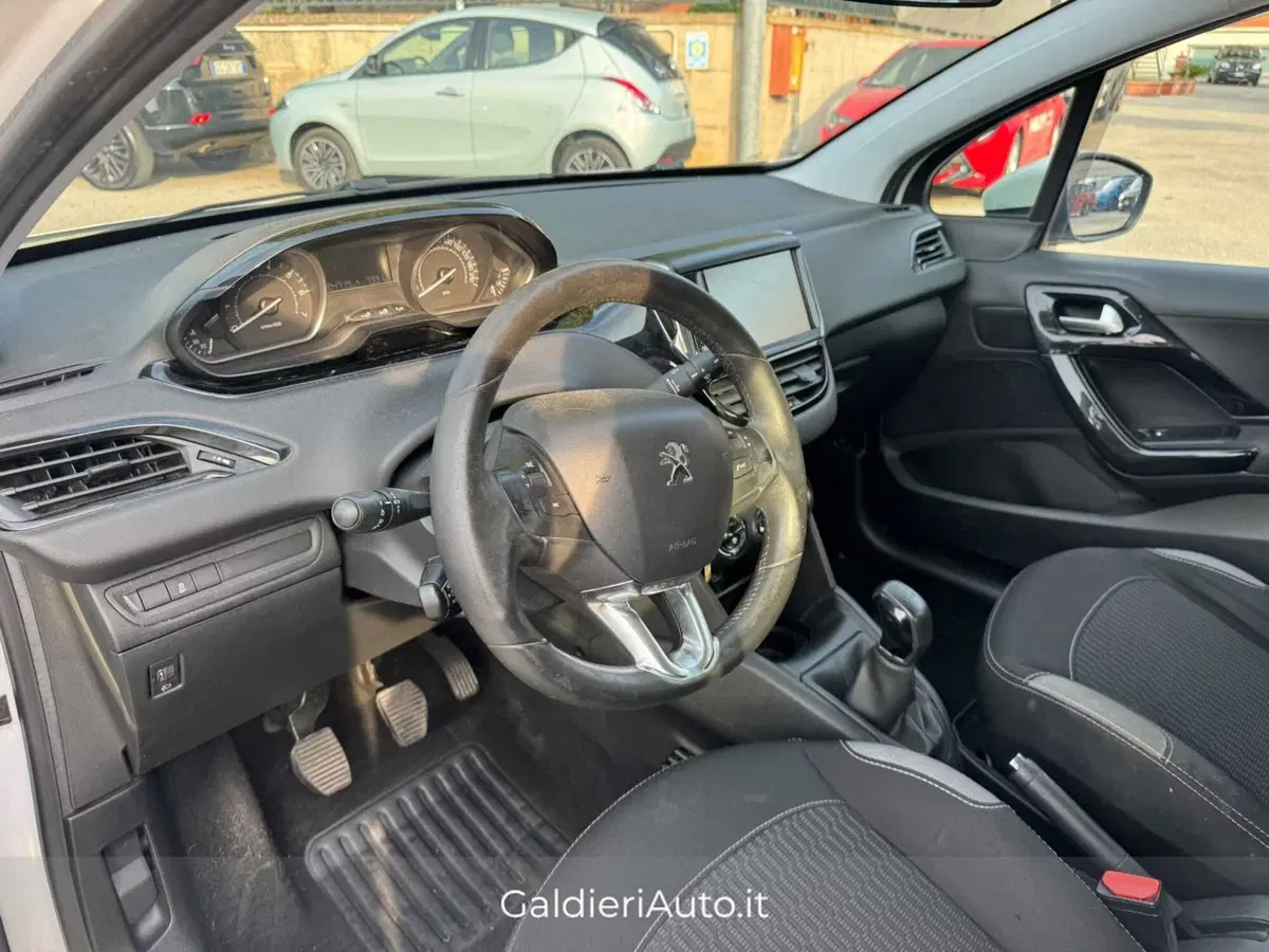 Peugeot 208 usata a Salerno (8)