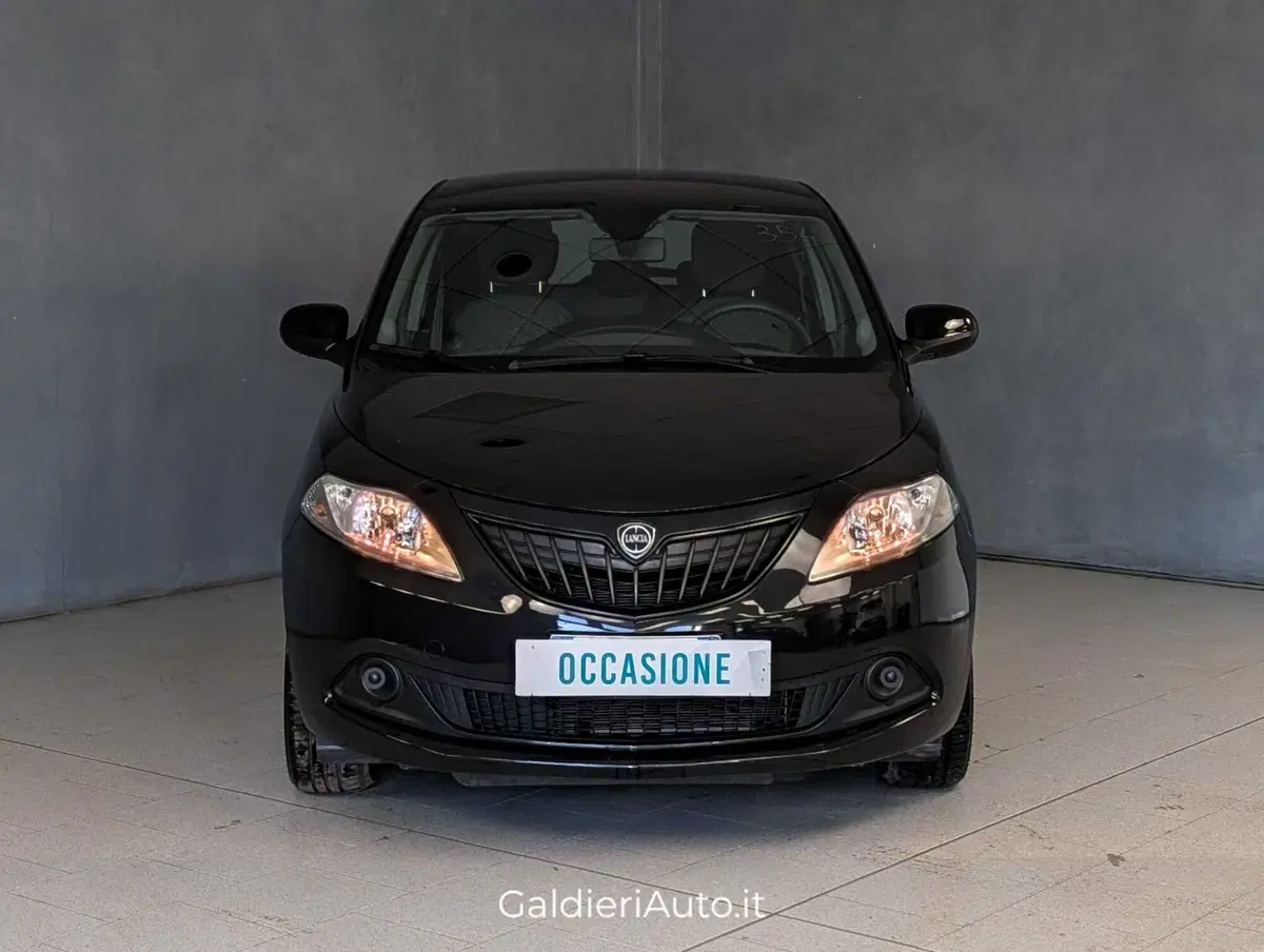 Lancia Ypsilon usata a Salerno (2)