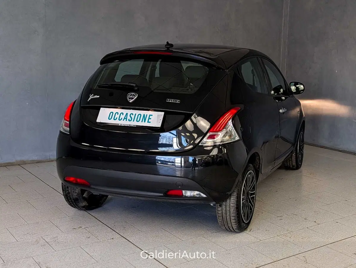 Lancia Ypsilon usata a Salerno (4)
