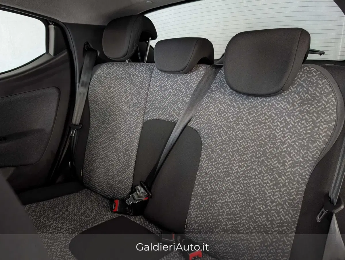 Lancia Ypsilon usata a Salerno (7)