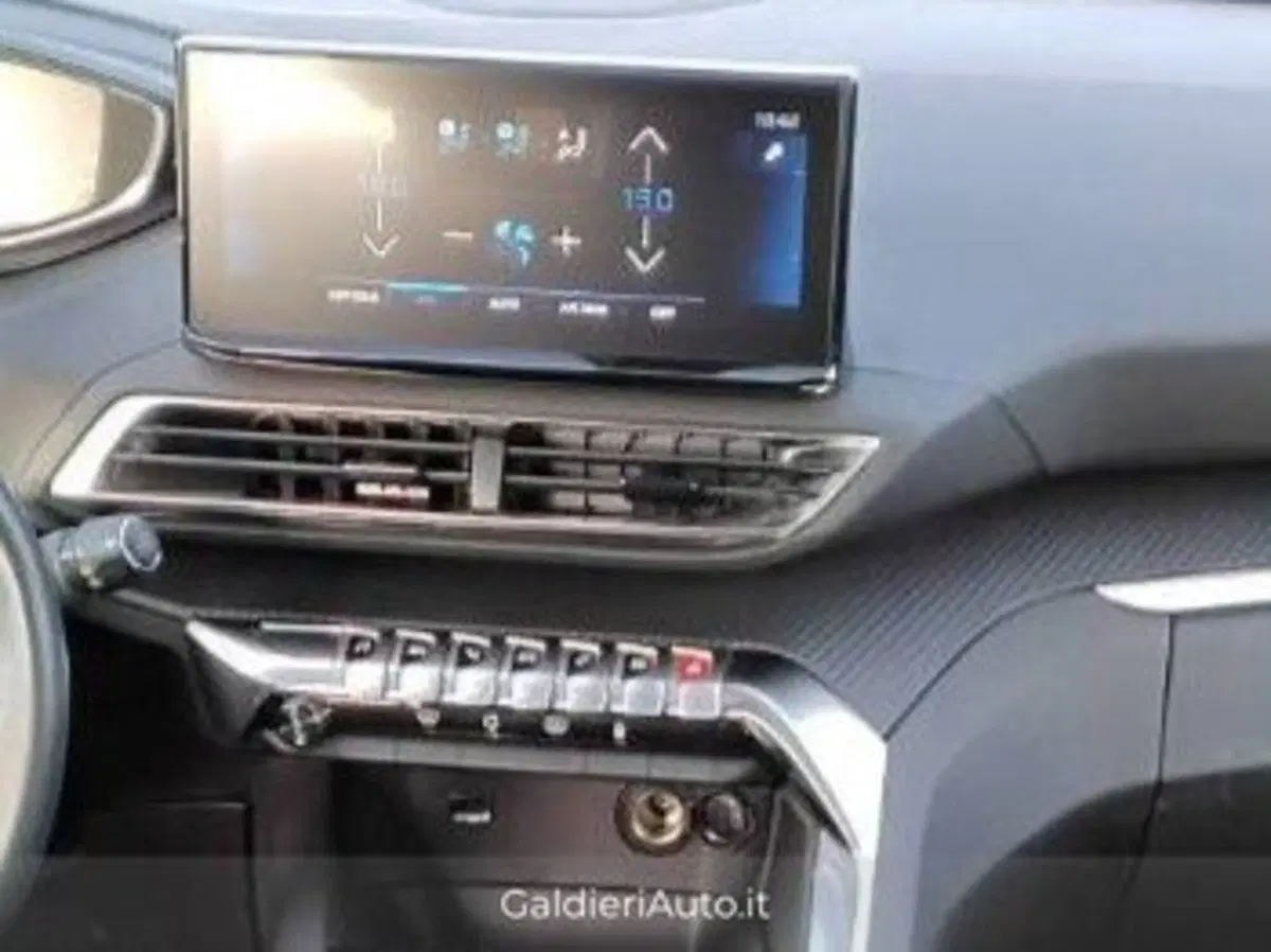 Peugeot 3008 usata a Salerno (11)