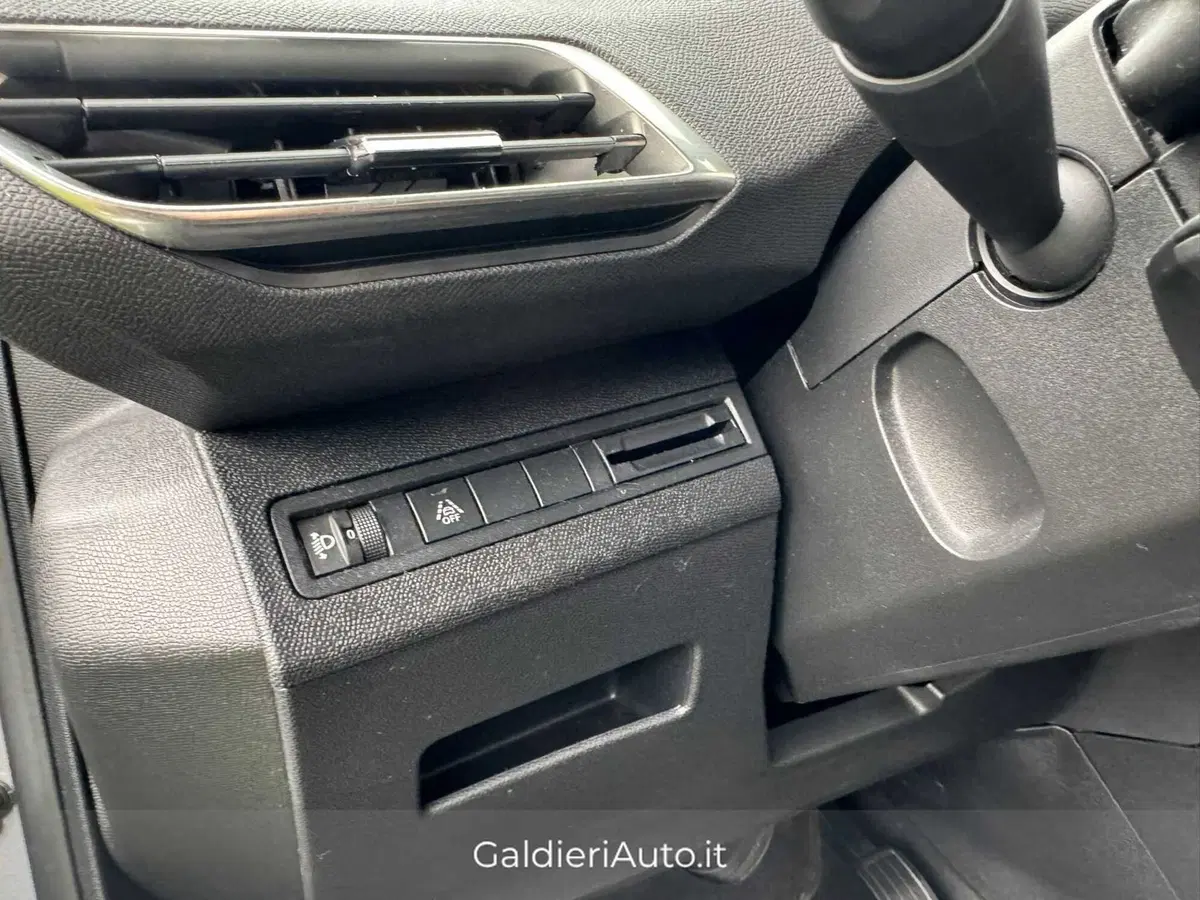 Peugeot 3008 usata a Salerno (20)