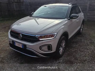 Volkswagen T-Roc 1.0 TSI Life del 2024 usata a Fisciano