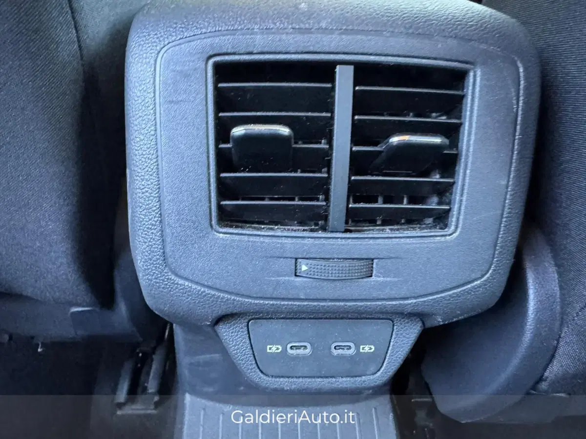 Volkswagen T-Roc usata a Salerno (16)