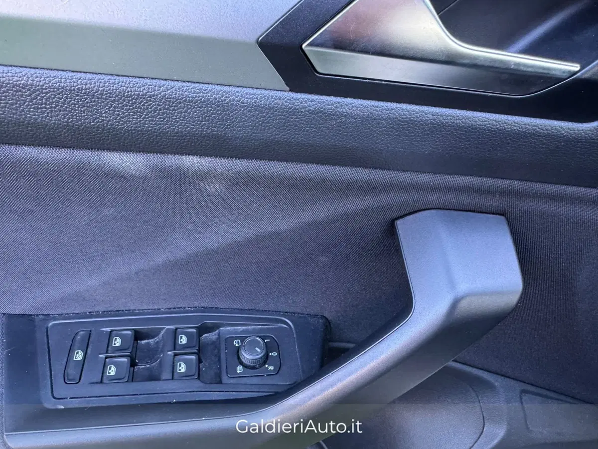 Volkswagen T-Roc usata a Salerno (17)