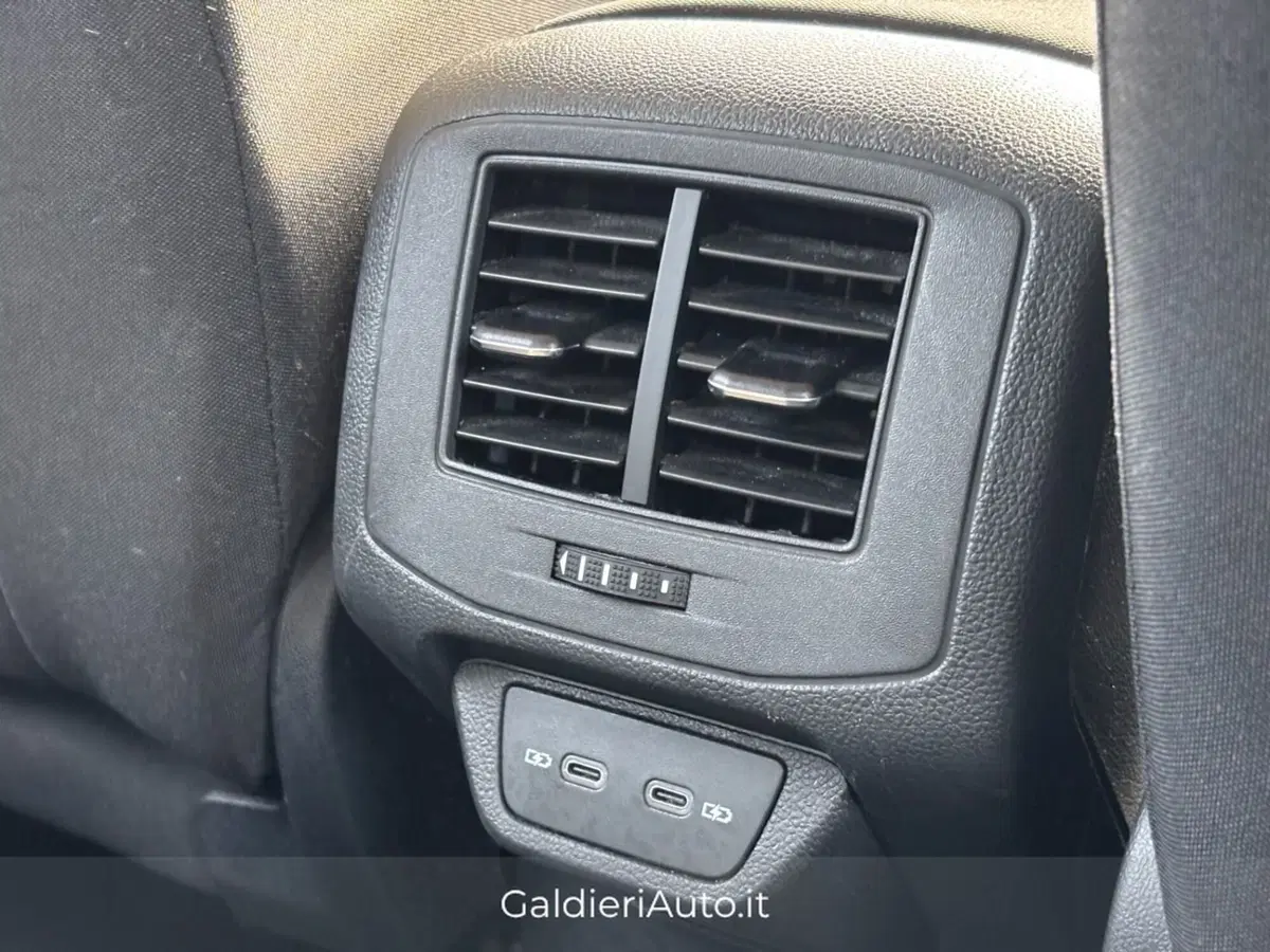 Volkswagen T-Roc usata a Salerno (17)