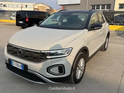 Volkswagen T-Roc 1.0 TSI Life del 2024 usata a Fisciano