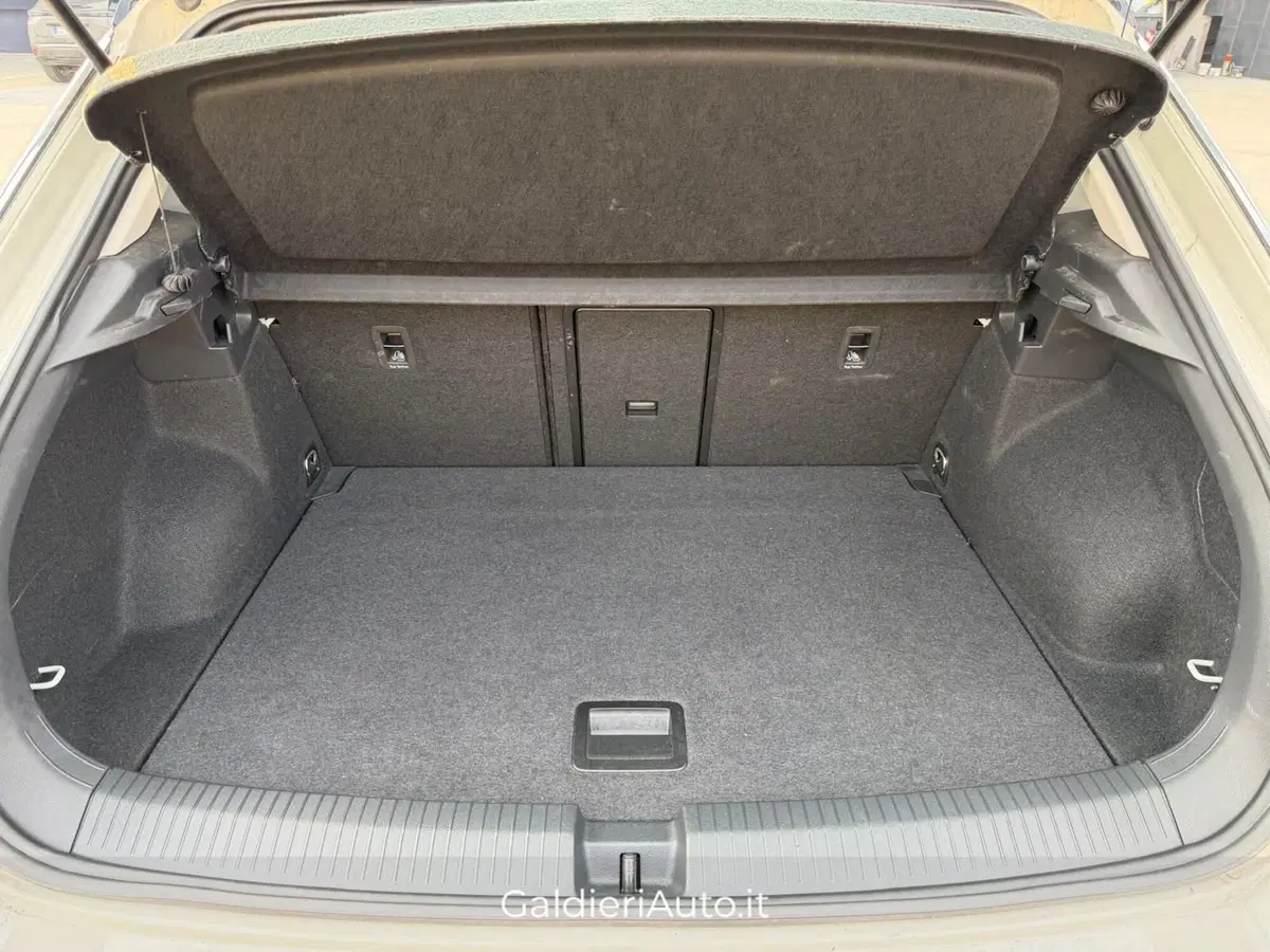 Volkswagen T-Roc usata a Salerno (7)
