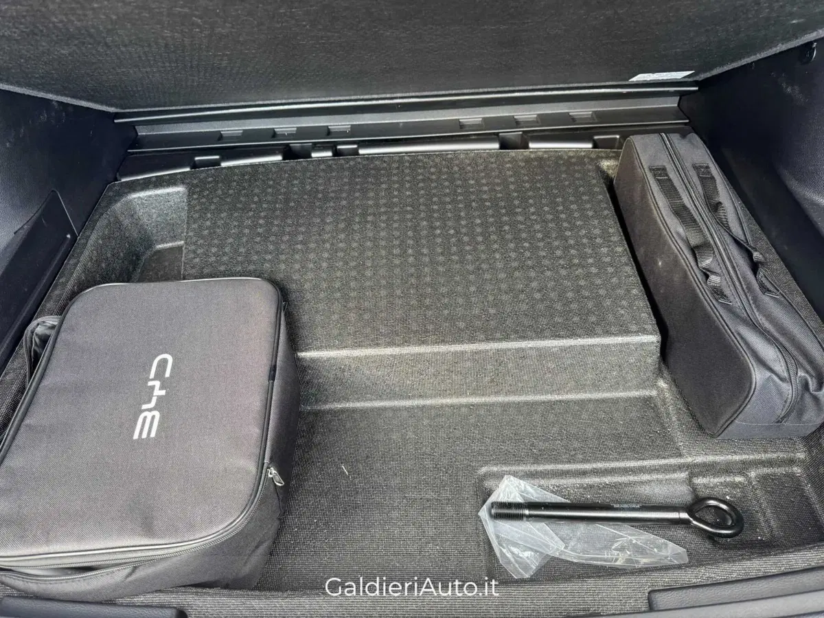 Byd Seal U usata a Salerno (11)