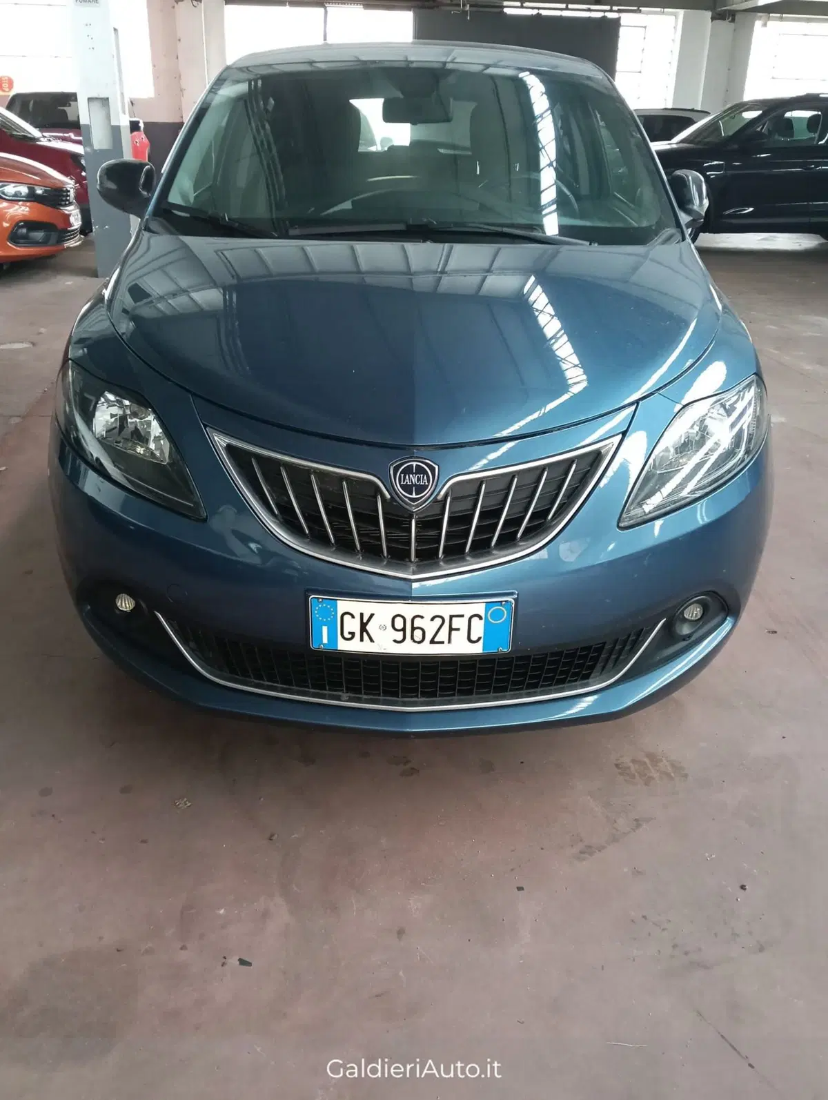 Lancia Ypsilon usata a Salerno (6)