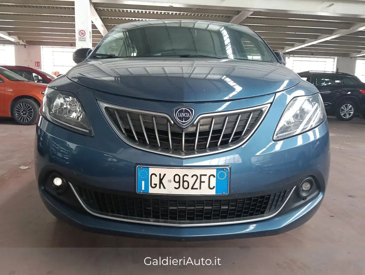Lancia Ypsilon usata a Salerno (8)