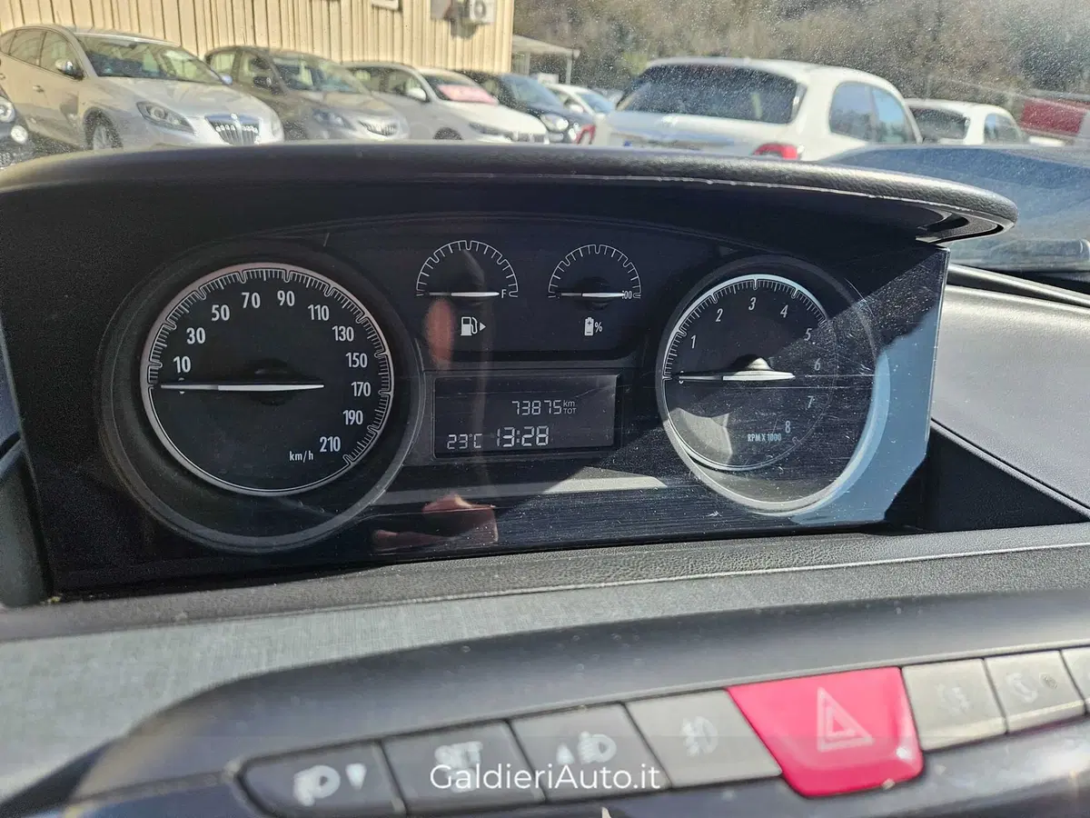 Lancia Ypsilon usata a Salerno (9)