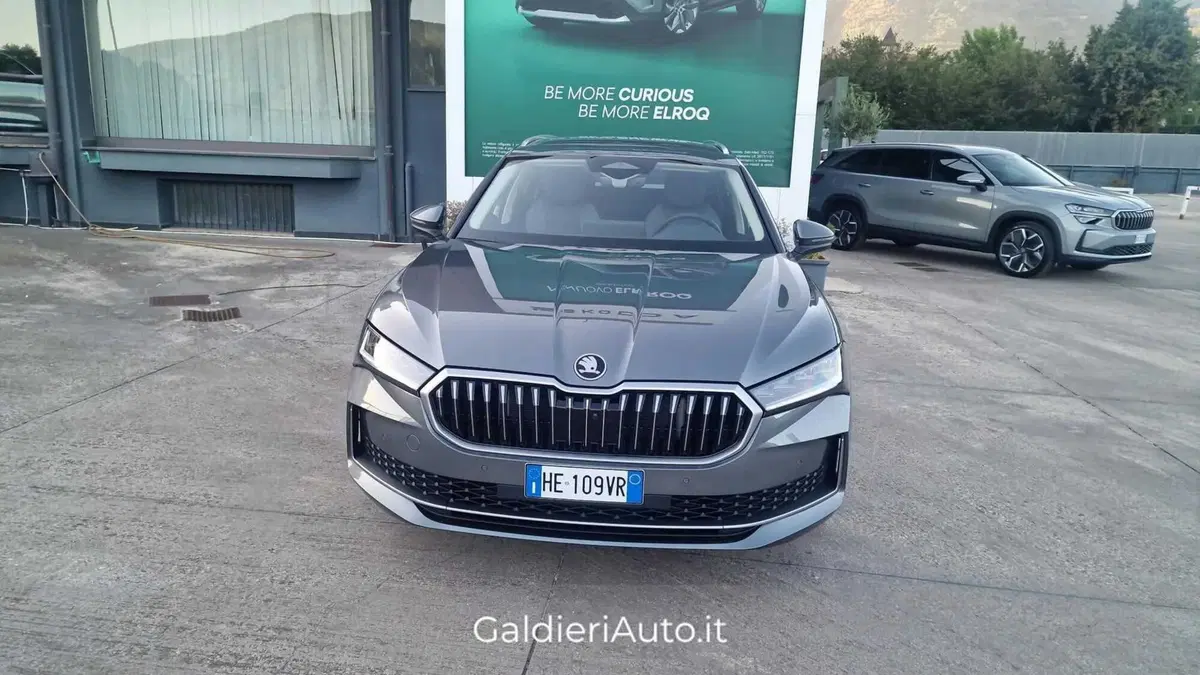 Skoda Superb nuova a Salerno (5)
