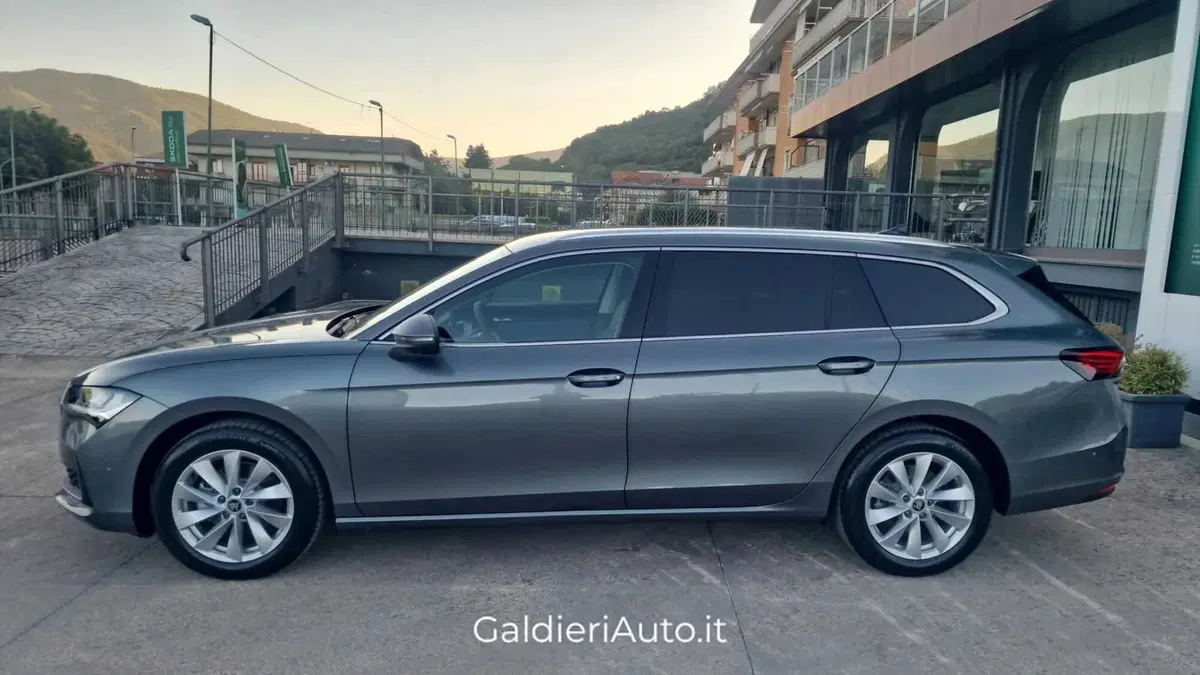 Skoda Superb nuova a Salerno (7)