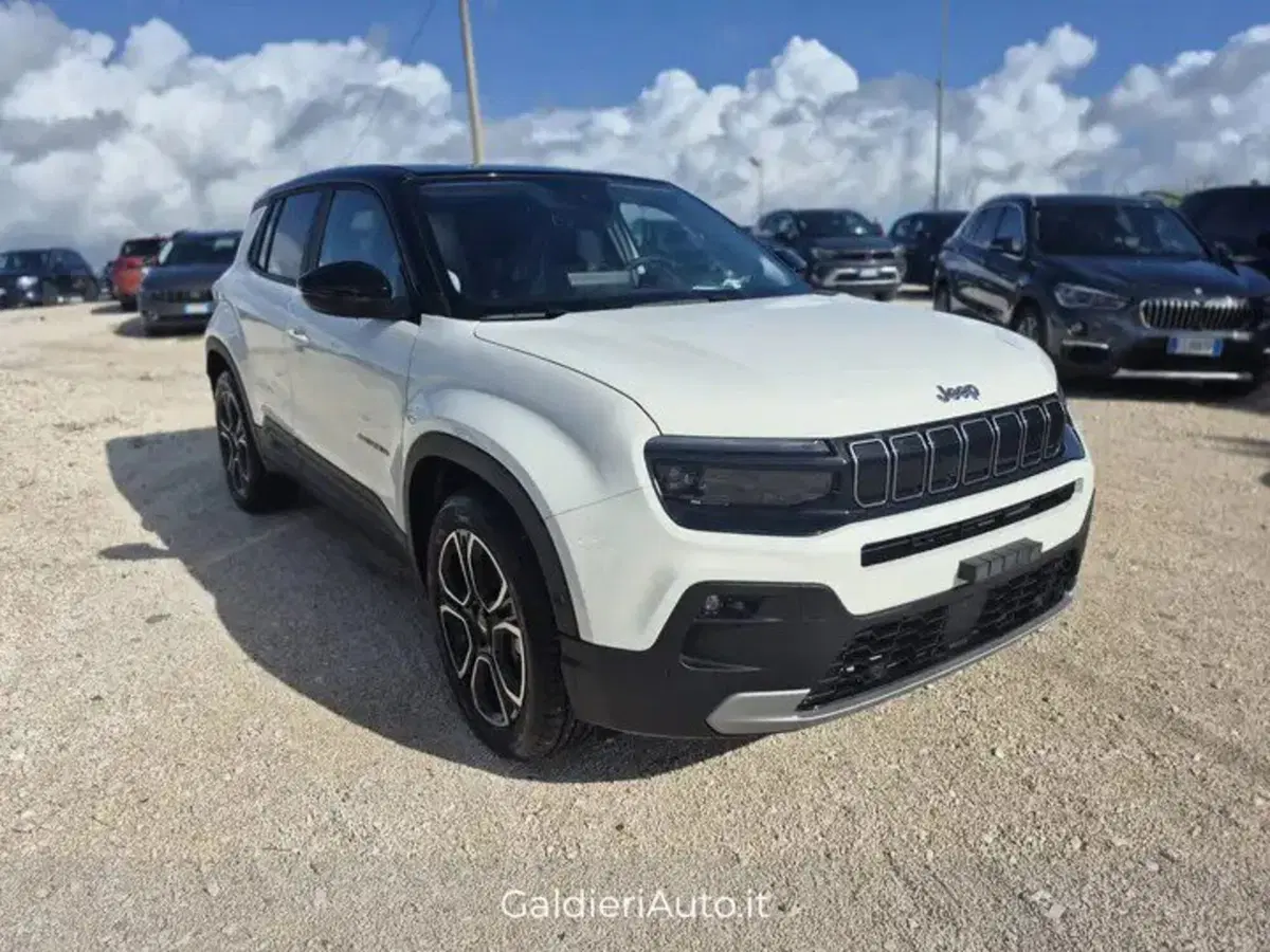 Jeep Avenger nuova a Salerno (11)