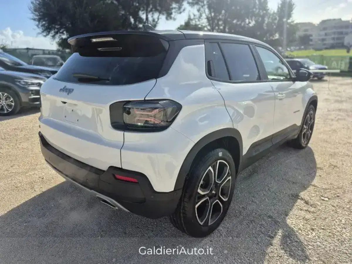 Jeep Avenger nuova a Salerno (13)