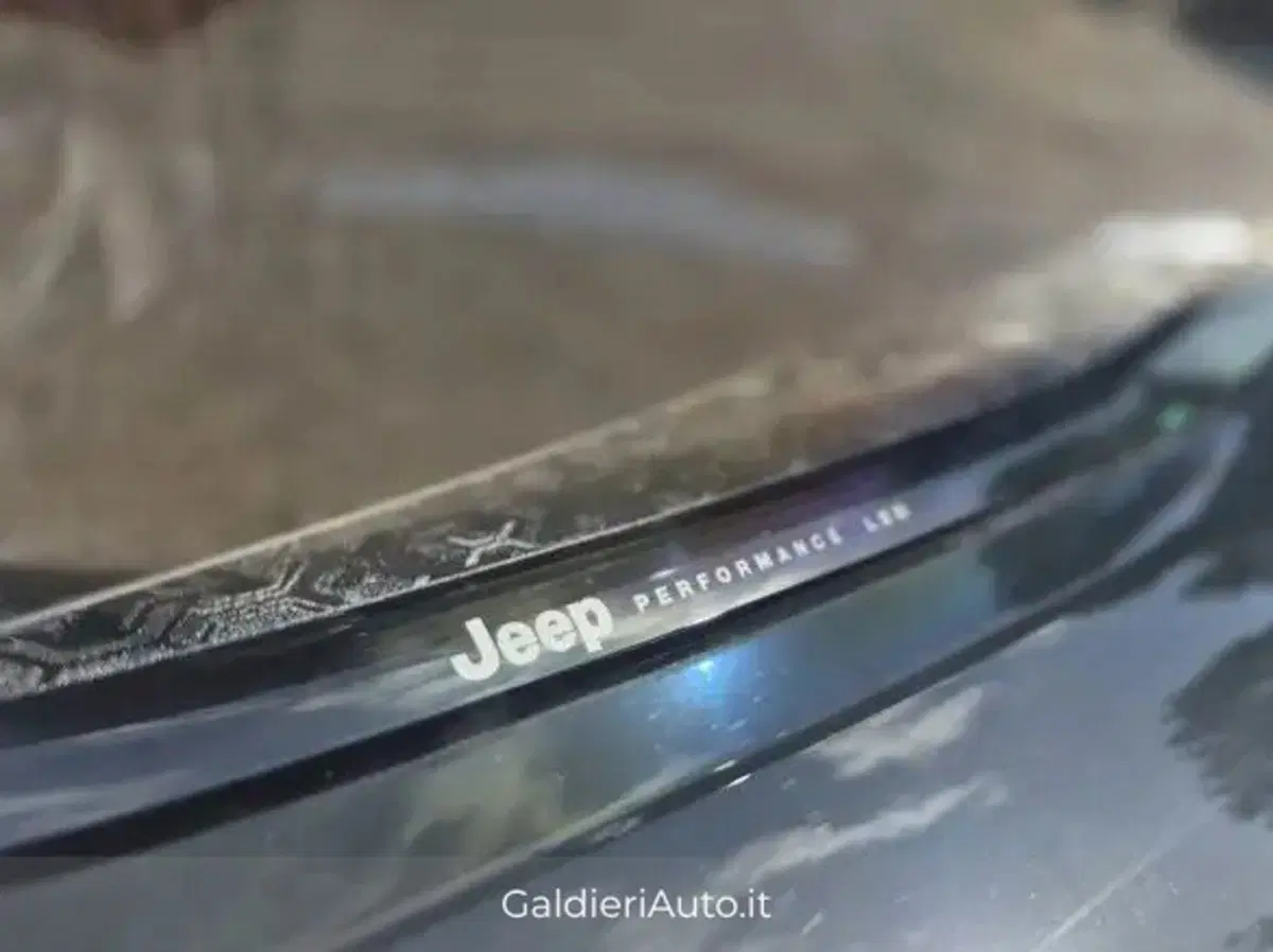 Jeep Avenger nuova a Salerno (3)