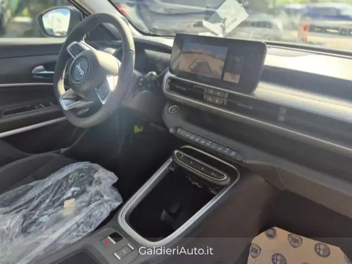 Jeep Avenger nuova a Salerno (4)