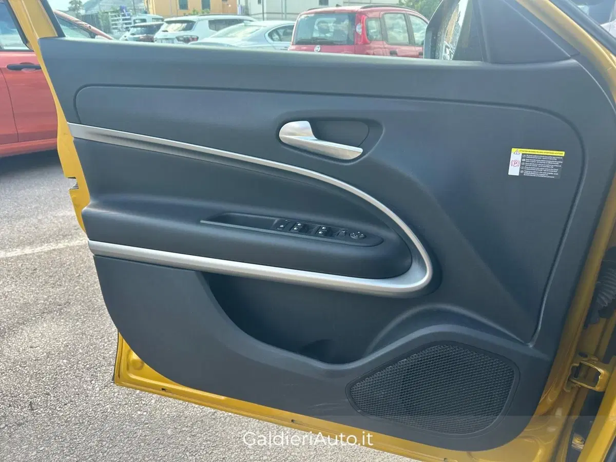 Jeep Avenger usata a Salerno (15)