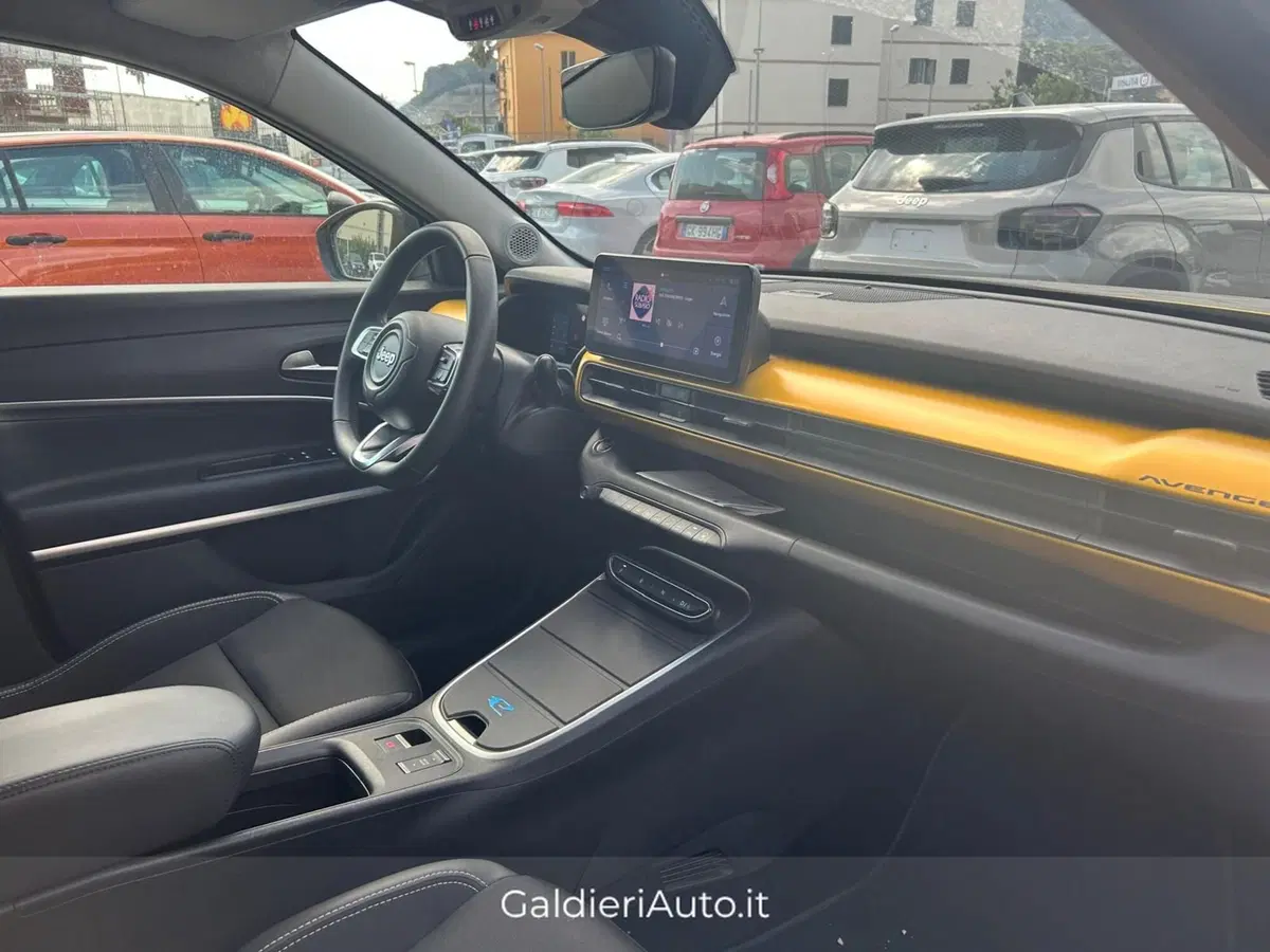 Jeep Avenger usata a Salerno (18)
