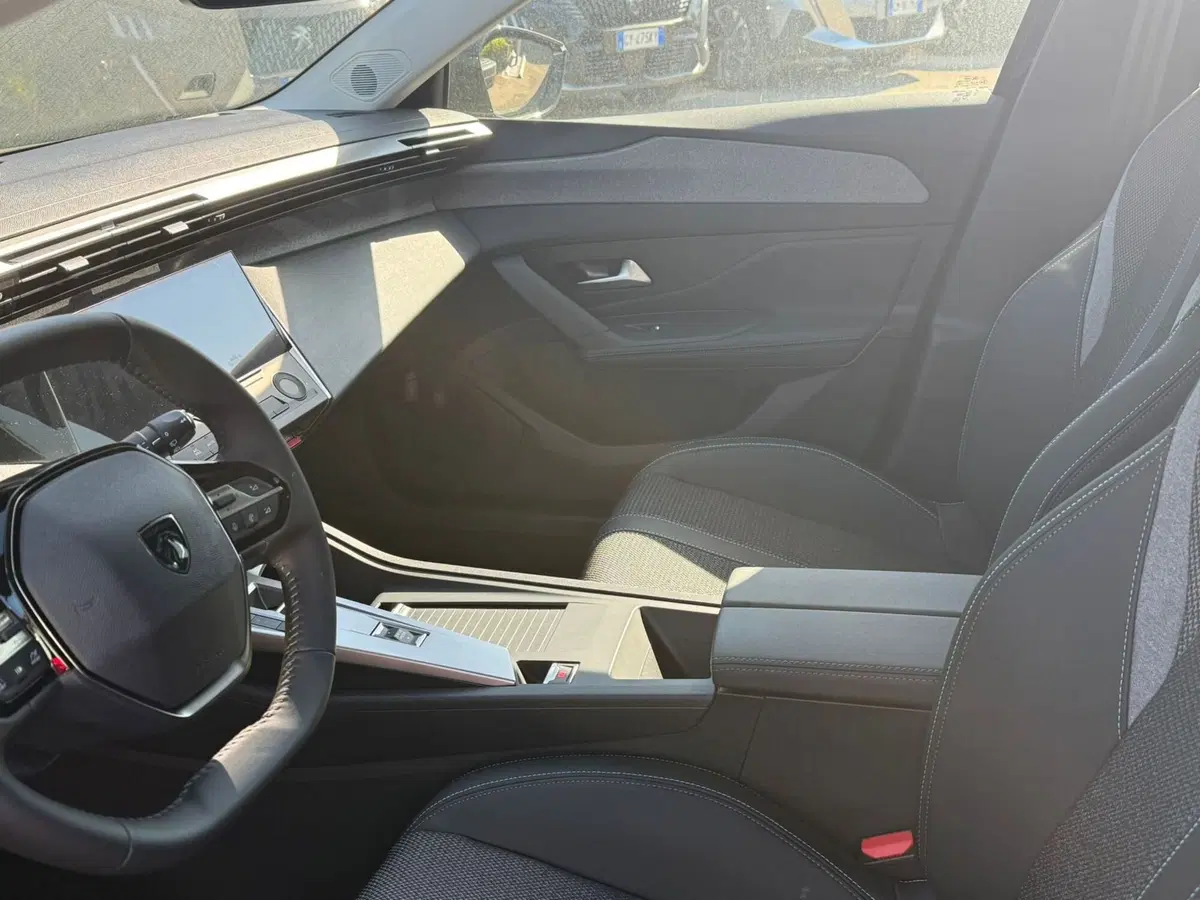 Peugeot 308 nuova a Frosinone (3)