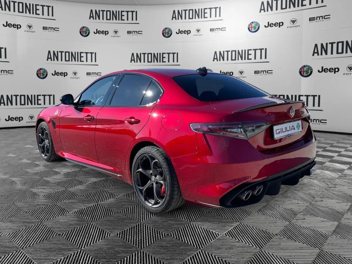 Alfa Romeo Giulia nuova a Ancona (7)