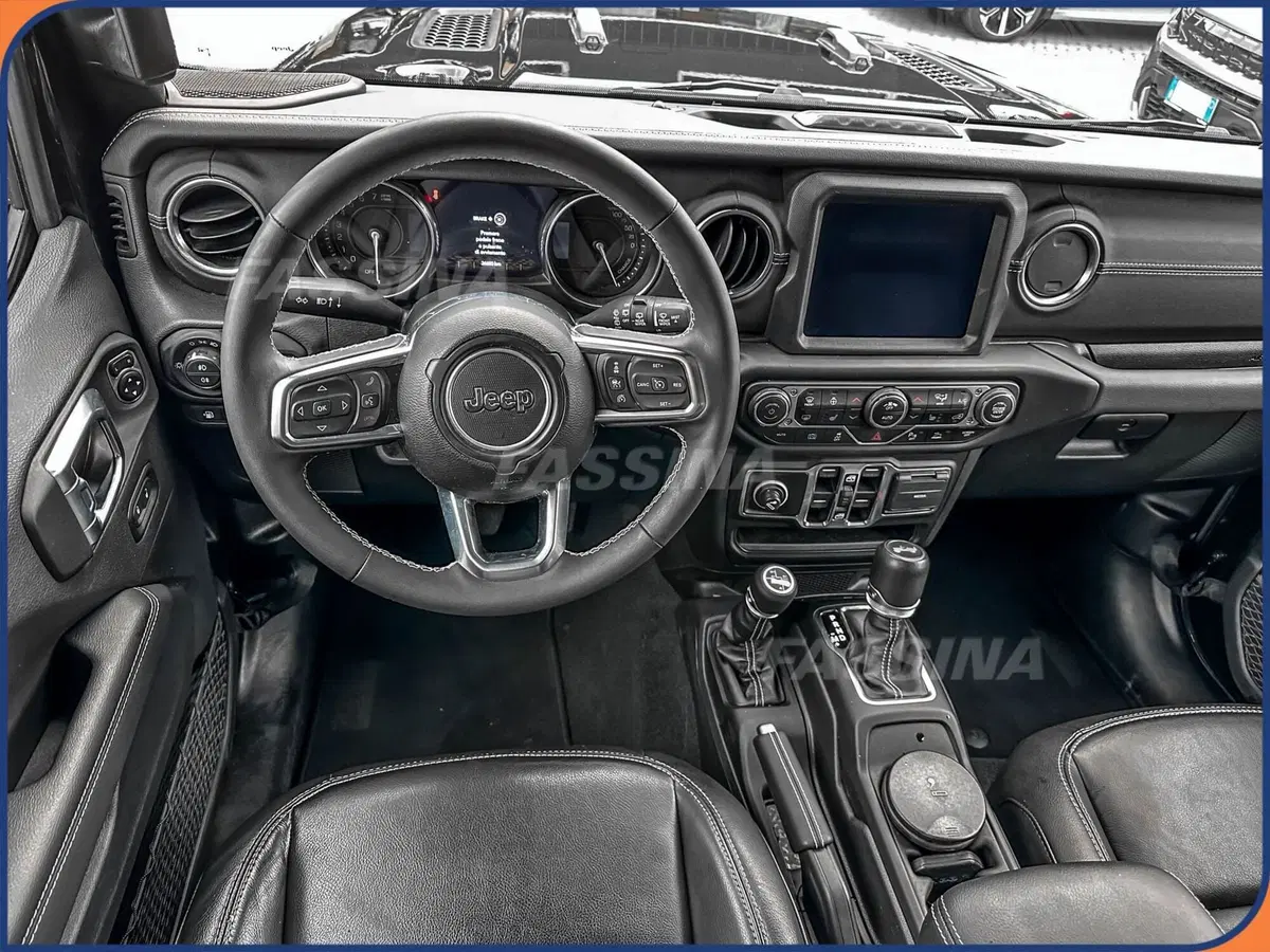 Jeep Wrangler Unlimited usata a Milano (11)