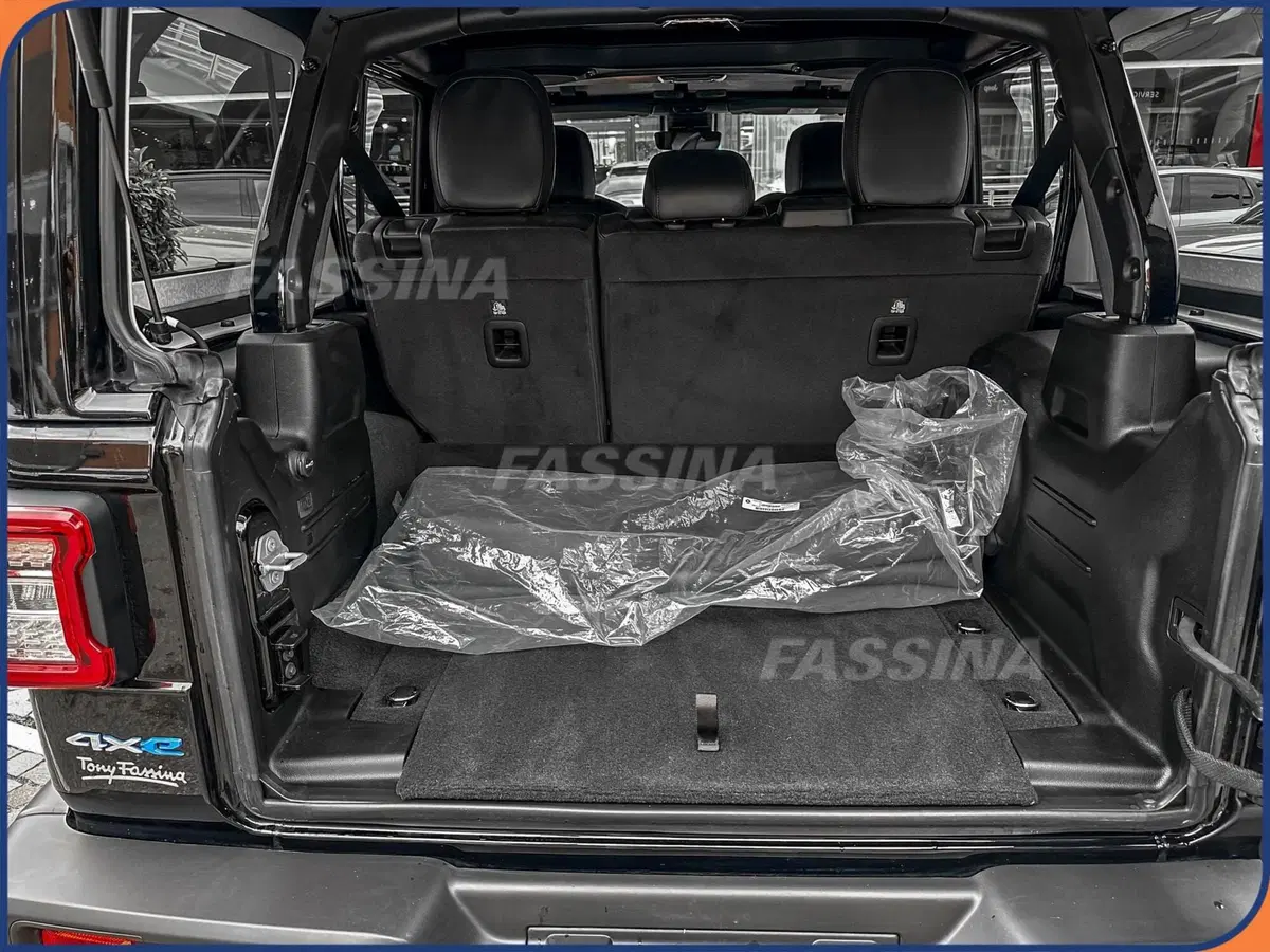 Jeep Wrangler Unlimited usata a Milano (12)