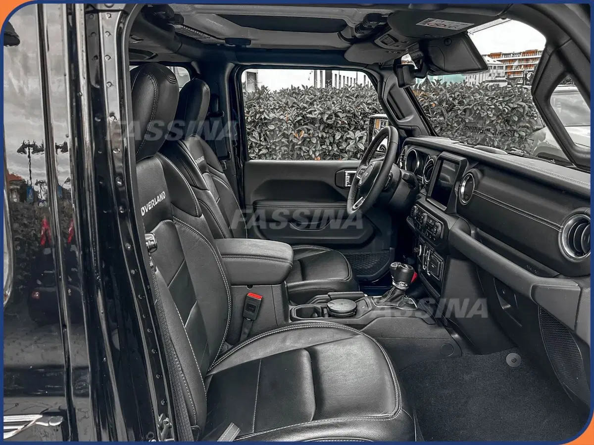 Jeep Wrangler Unlimited usata a Milano (14)