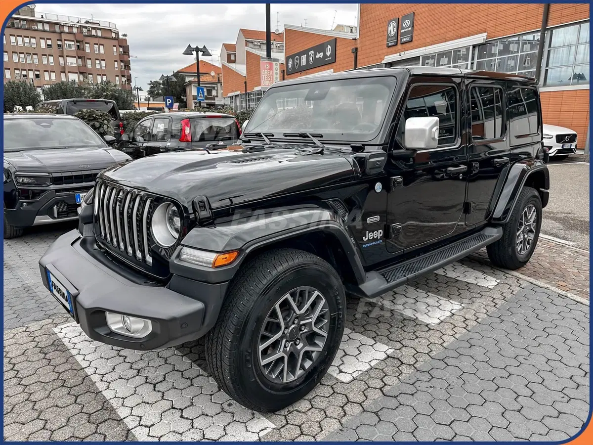 Jeep Wrangler Unlimited usata a Milano (3)
