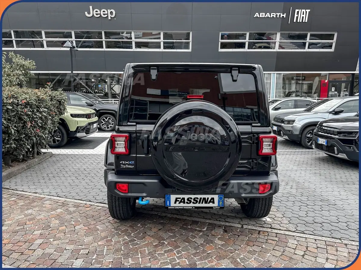 Jeep Wrangler Unlimited usata a Milano (5)