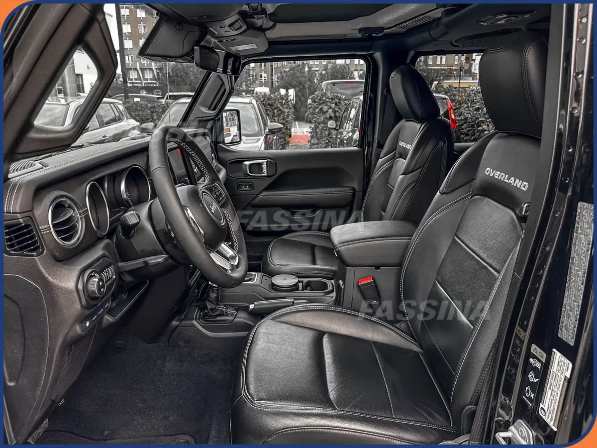 Jeep Wrangler Unlimited usata a Milano (9)