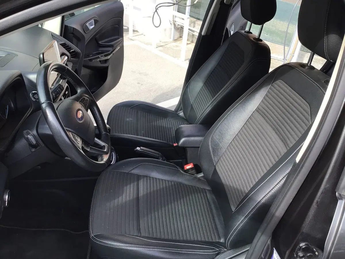 Ford EcoSport usata a Genova (13)