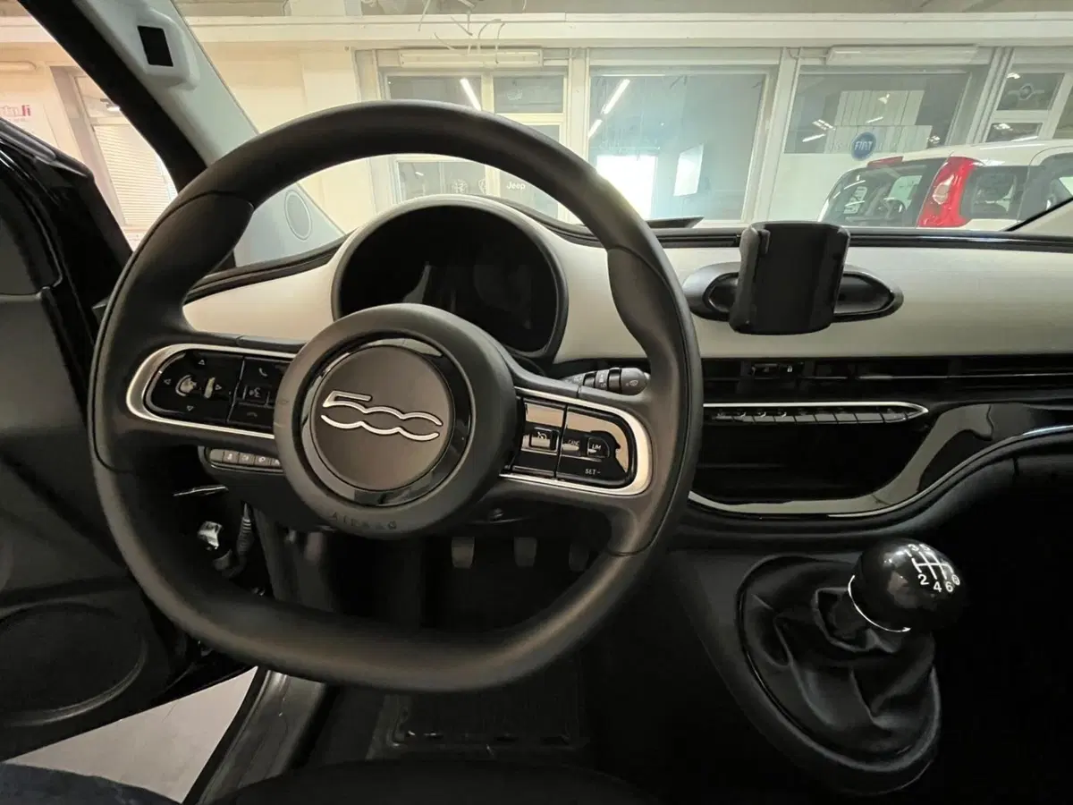 Fiat 500 nuova a Lucca (11)
