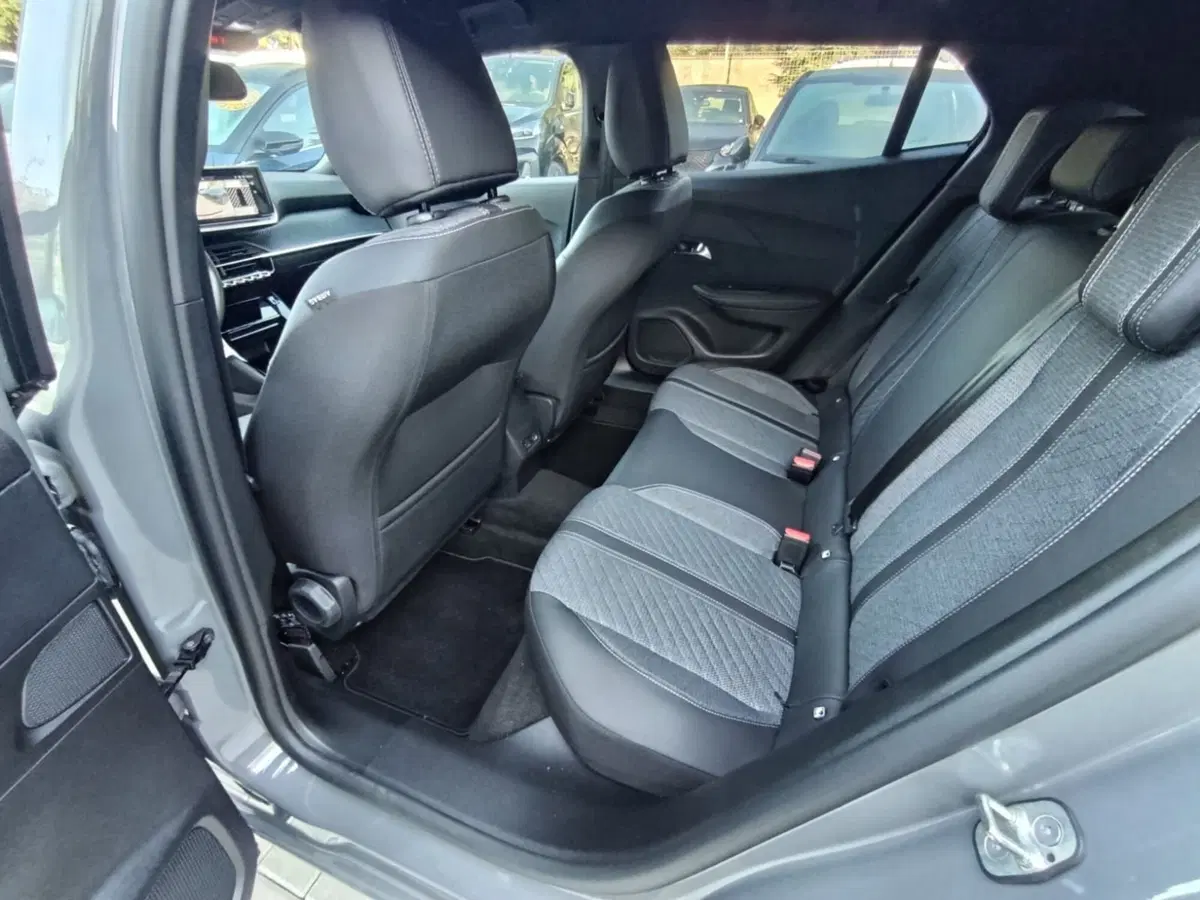 Peugeot 2008 usata a Massa-Carrara (11)