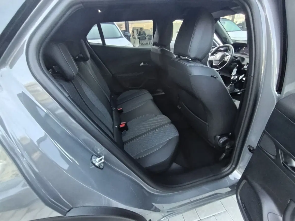 Peugeot 2008 usata a Massa-Carrara (12)
