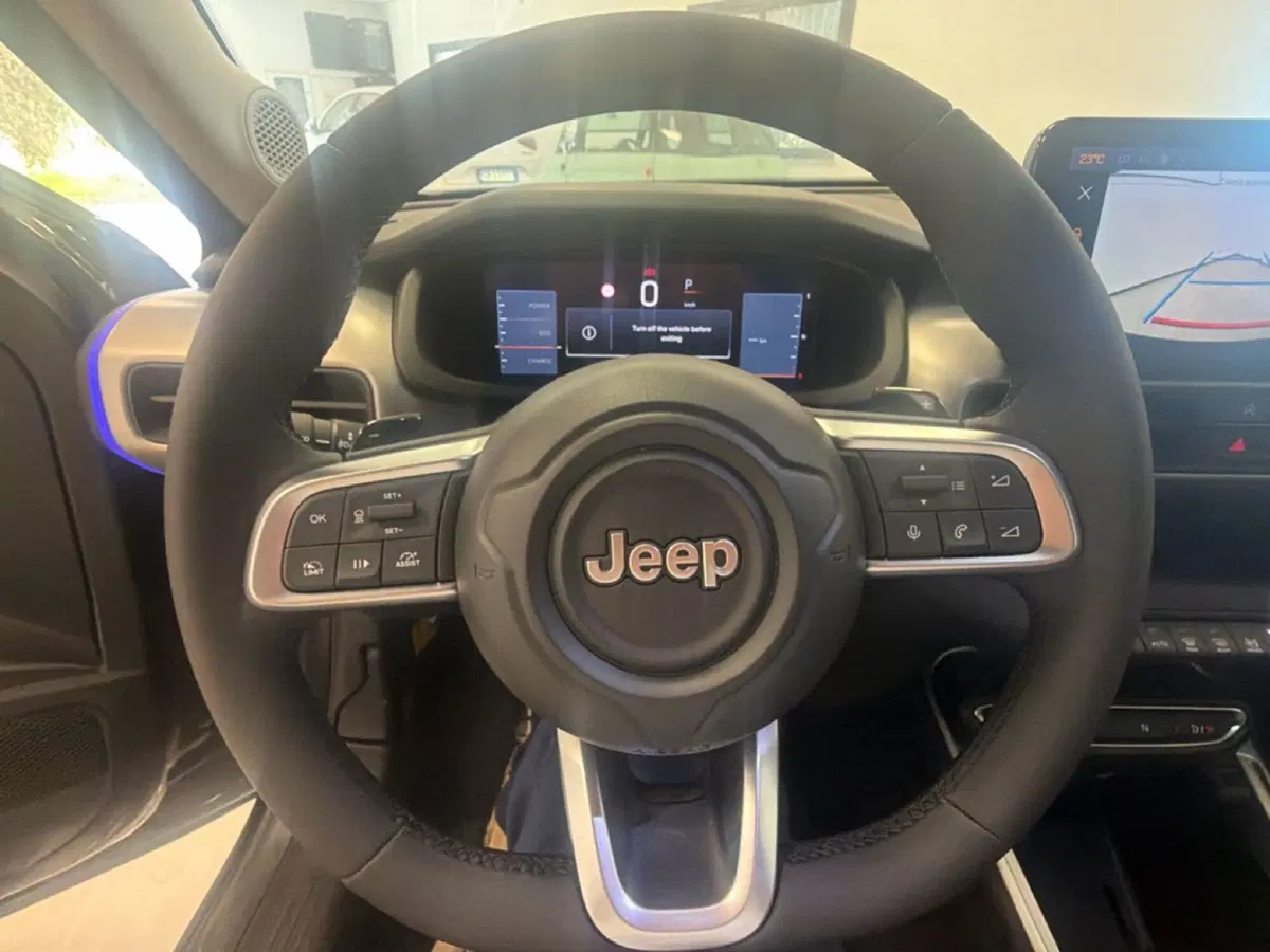 Jeep Avenger nuova a Palermo (12)