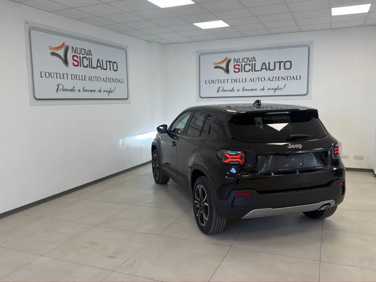 Jeep Avenger nuova a Palermo (15)