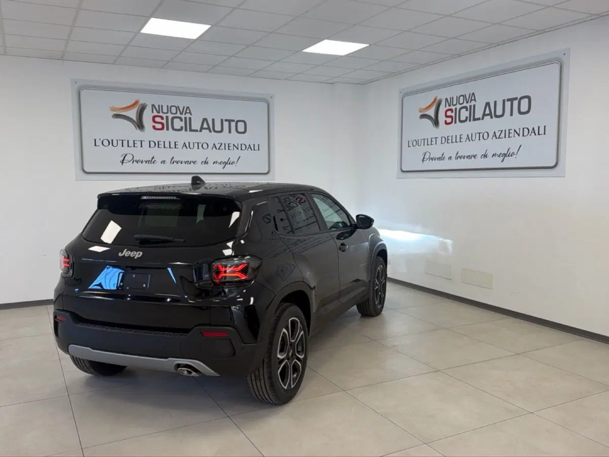 Jeep Avenger nuova a Palermo (18)