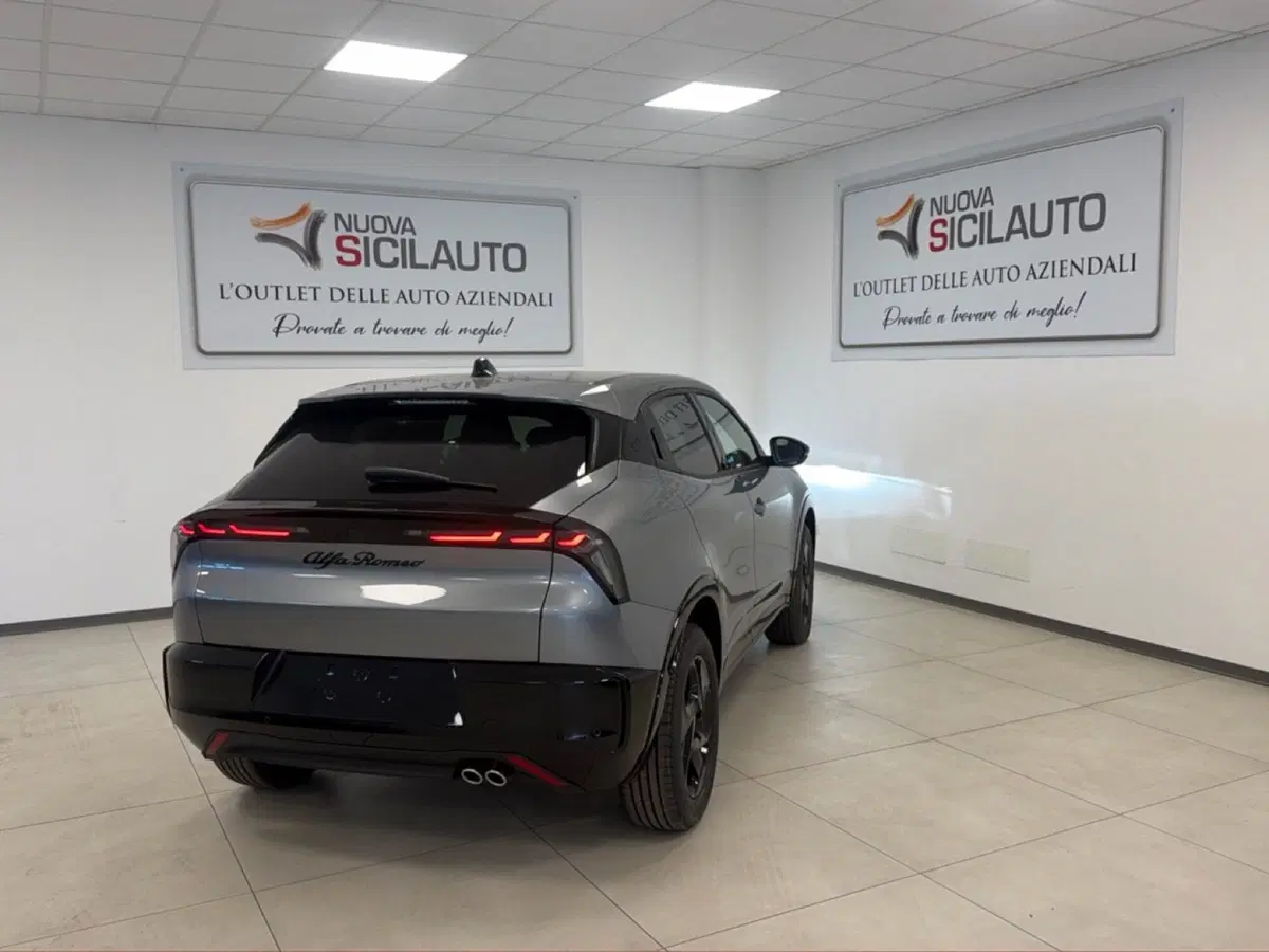 Alfa Romeo Junior nuova a Palermo (14)