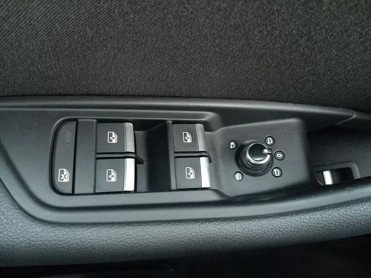 Audi A4 Avant usata a Bari (18)