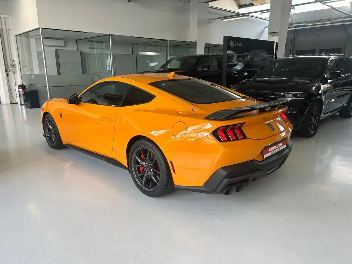 Ford Mustang Coupé nuova a Monza e Brianza (4)