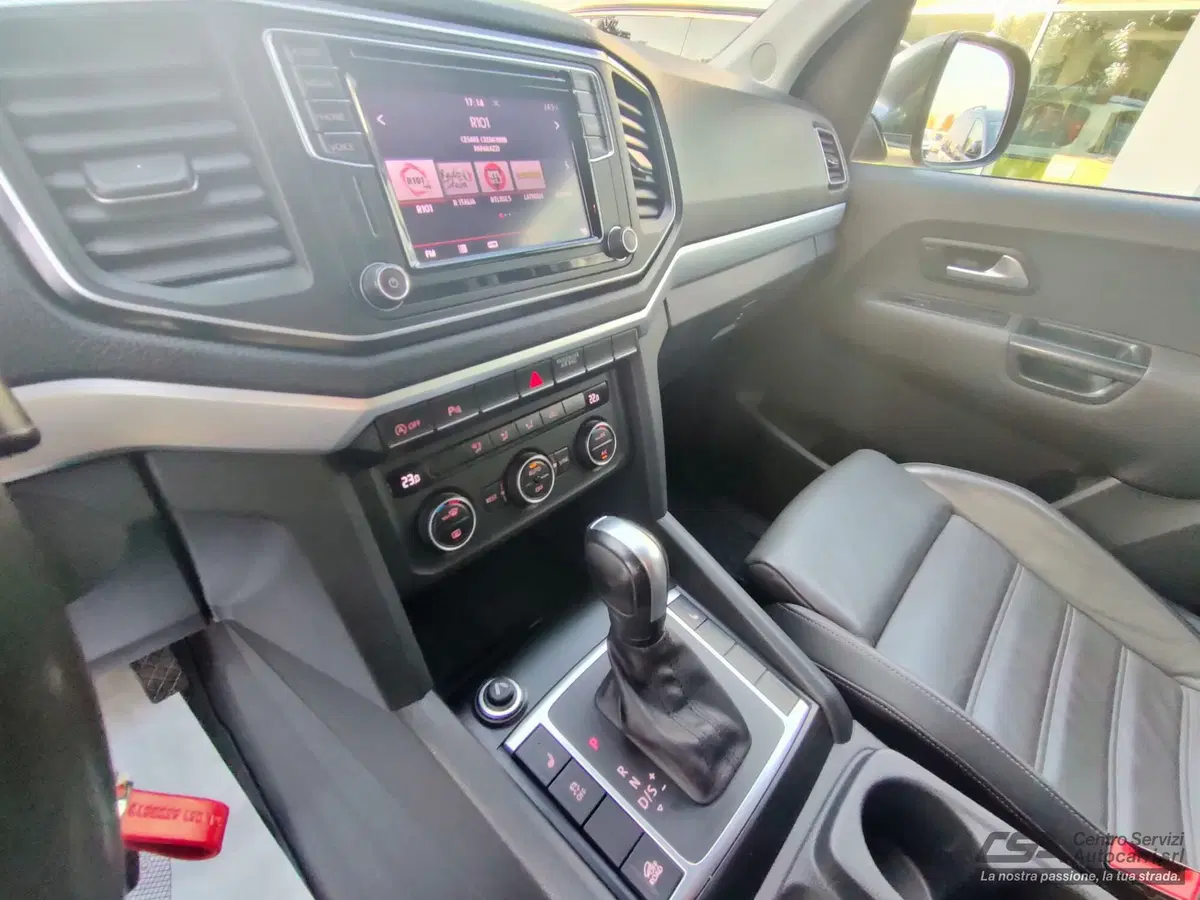 Volkswagen Veicoli Commerciali Amarok usata a Bologna (14)